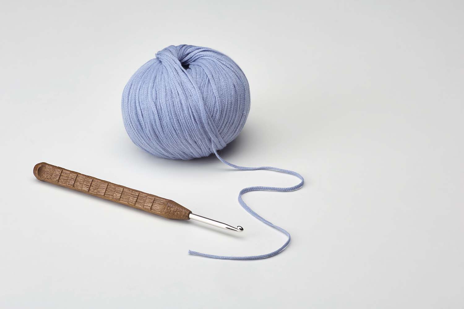 Addi Wollhäkelnadel "addiNature" mit Griff Walnussholz 16cm 587-2 - Bastelbedarf -> Häkeln und Stricken -> Häkelnadeln von mahina