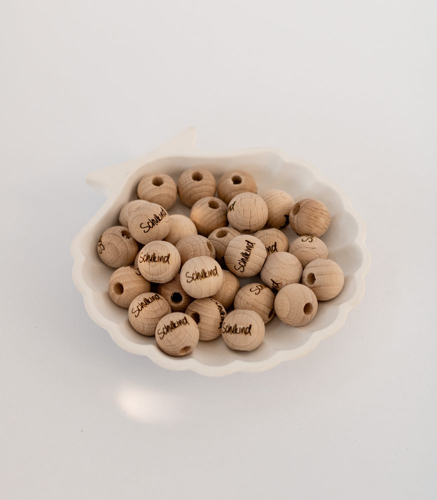 Holzperle handgemachte Gravur "Schulkind" 12mm/15mm - Bastelbedarf -> Holz > Holzperlen -> Motive von mahina