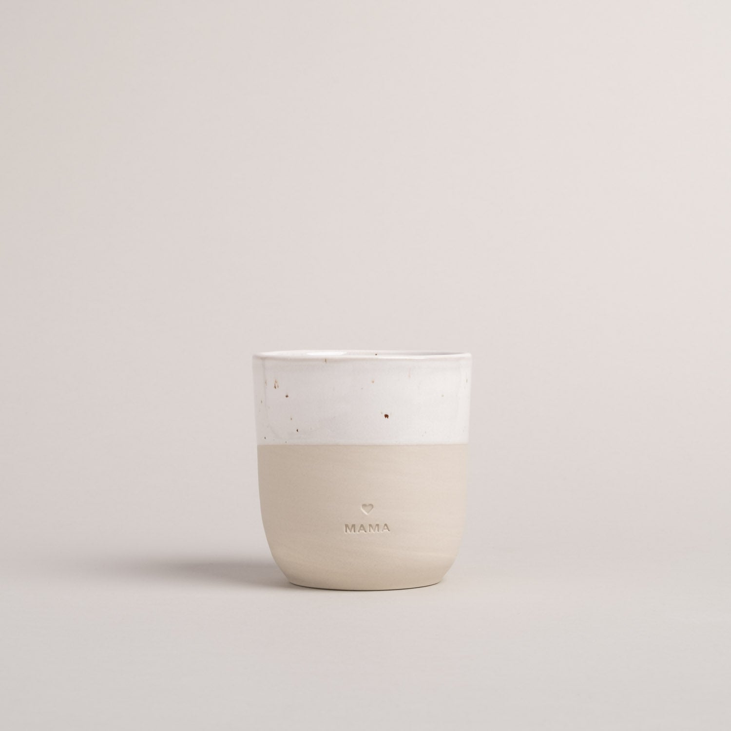 Handgemachter Eulenschnitt Becher aus Steingut "Mama" - Interior > Dekoration > Tassen von mahina