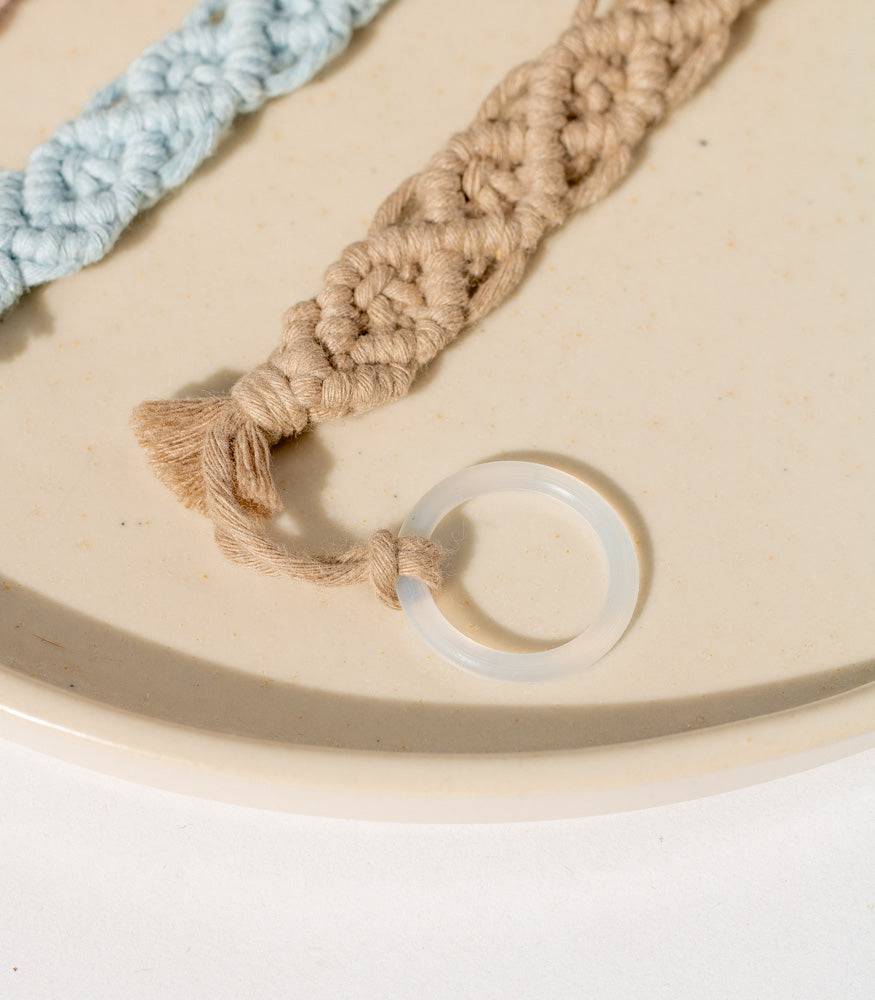 Handgemachte Makramee Schnullerkette "Classic" personalisierbar - Interior > Dekoration > Makramee von mahina