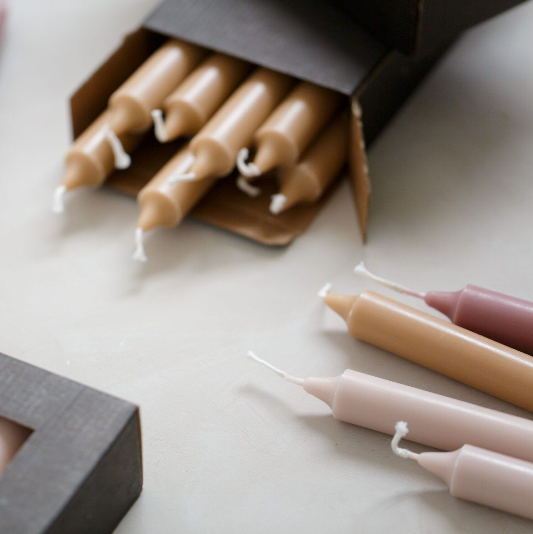 Kerze "Pastel" 2,2x19cm 14 Farben - Interior > Dekoration > Kerzen von mahina