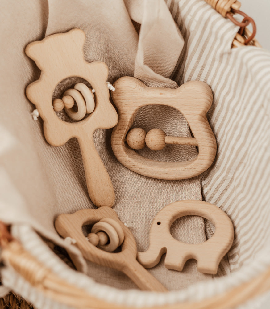 Rassel "Bärenkopf" aus Buchenholz - mahina