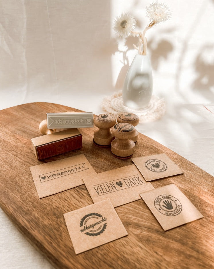 Rayher Motiv Stempel "Handarbeit" 3cm ø - mahina