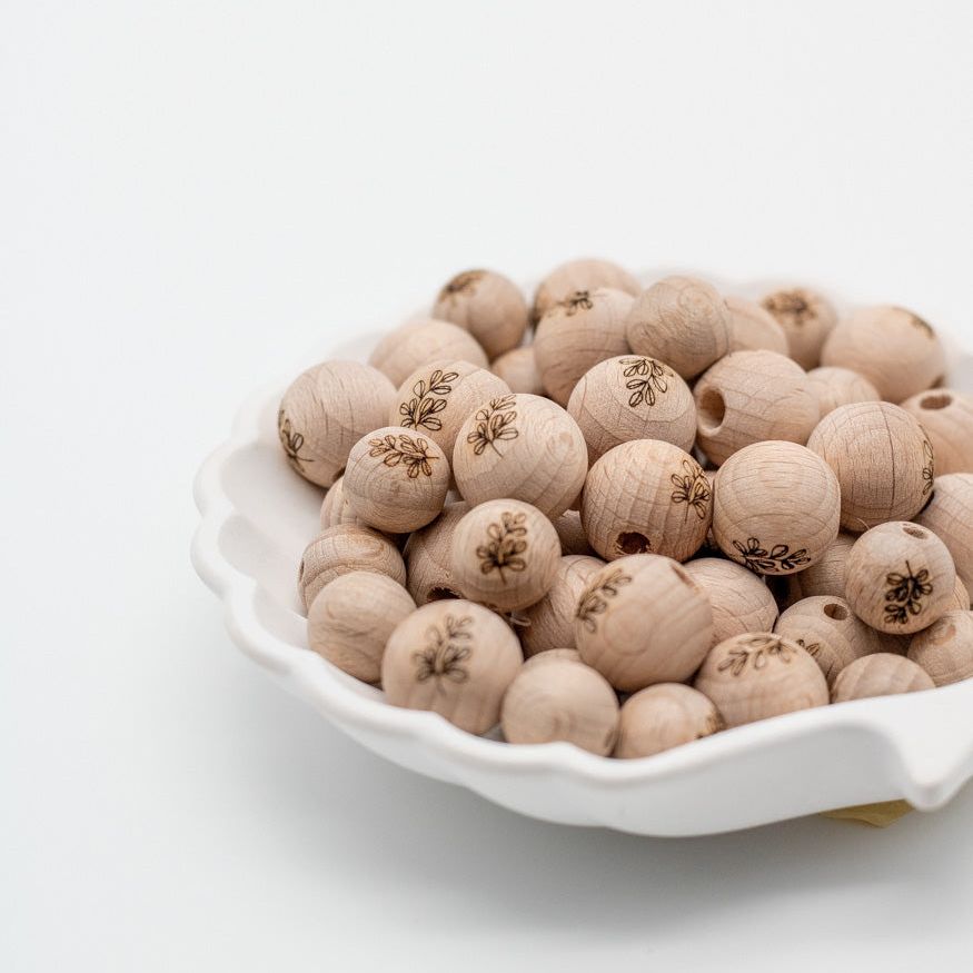 Holzperle handgemachte Gravur "Eukalyptus" 12mm/15mm - Bastelbedarf -> Holz > Holzperlen -> Motive von mahina