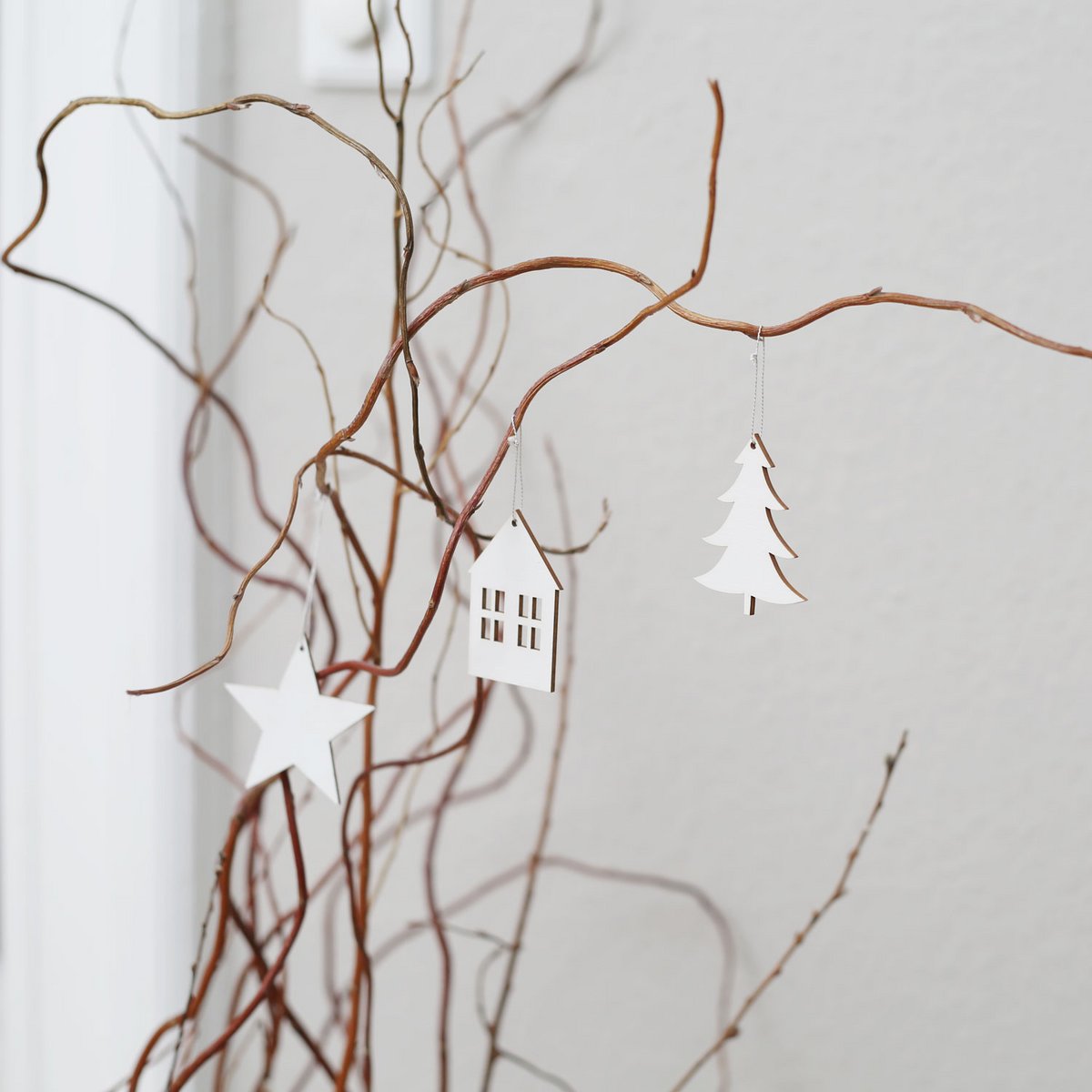 Eulenschnitt Holzanhänger Stern weiß, 8er Set - Bastelbedarf -> Holz > Holzkränze von mahina