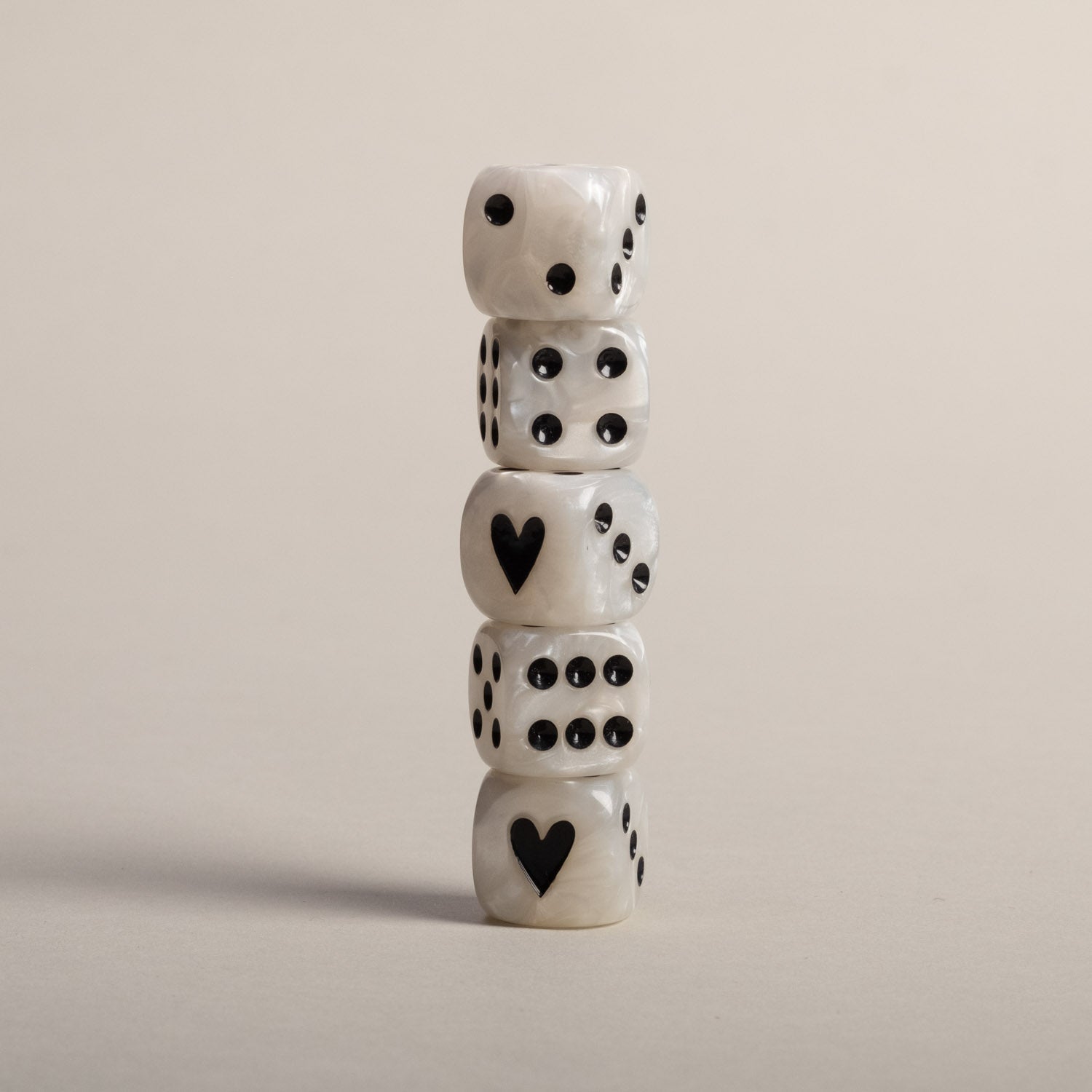 Eulenschnitt Würfelset Perlmutt Schwarz - Interior > Dekoration > Sonstiges von mahina