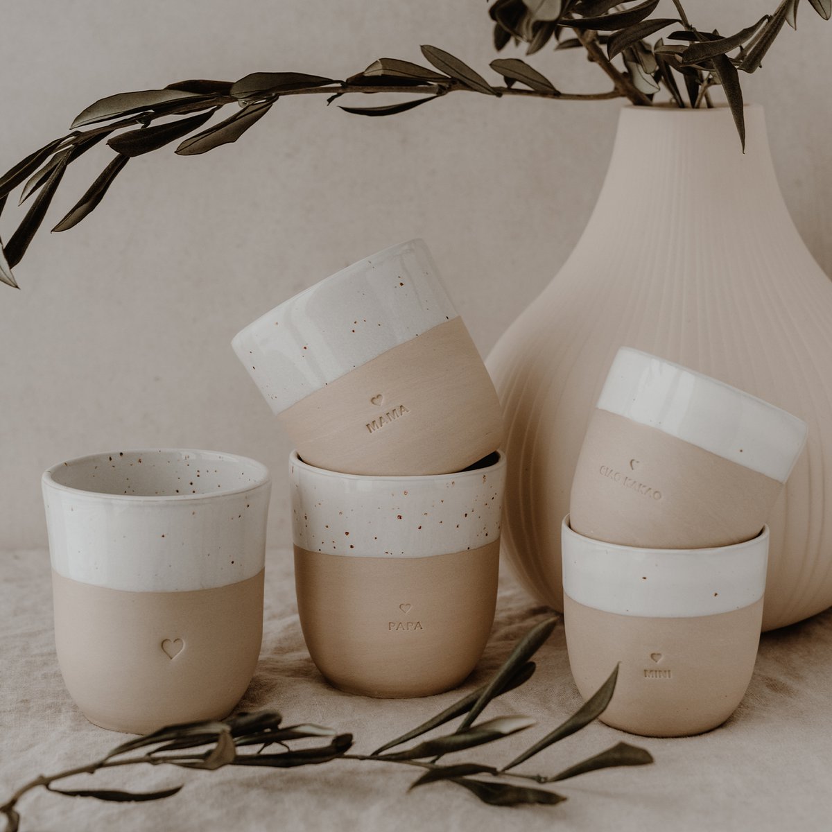 Handgemachter Eulenschnitt Becher aus Steingut "Herz" - Interior > Dekoration > Tassen von mahina