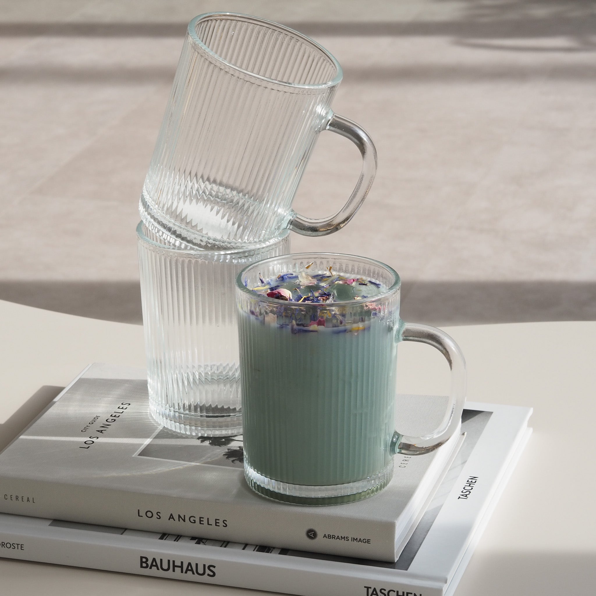 Riffle Cup Henkelglas 360ml, 2 Stück - Trinkgläser von mahina