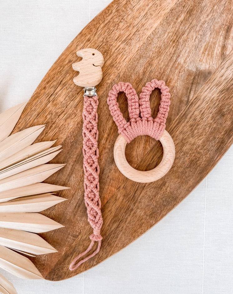 Handgemachtes Makramee Babyset "Bunny" personalisierbar - Interior > Dekoration > Makramee von mahina