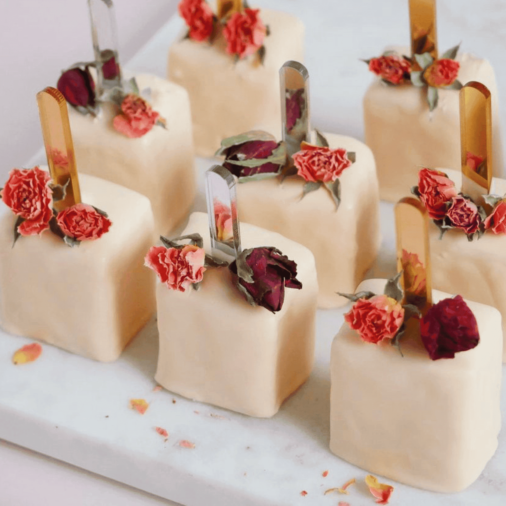 Rosie Rose "Dekorative Rosenblüten" 50g Gastro-Beutel - Essblüten von mahina