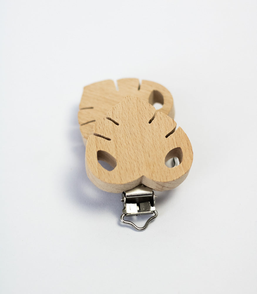 Schnullerclip "Blatt" aus Buchenholz - Bastelbedarf -> Holz > Schnullerclips von mahina