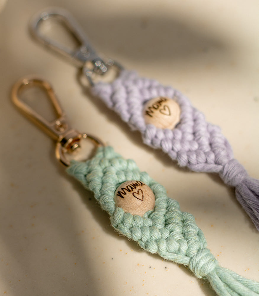 Handgemachter Makramee Schlüsselanhänger "Zoley" mit Mama-Perle - Interior > Dekoration > Makramee von mahina