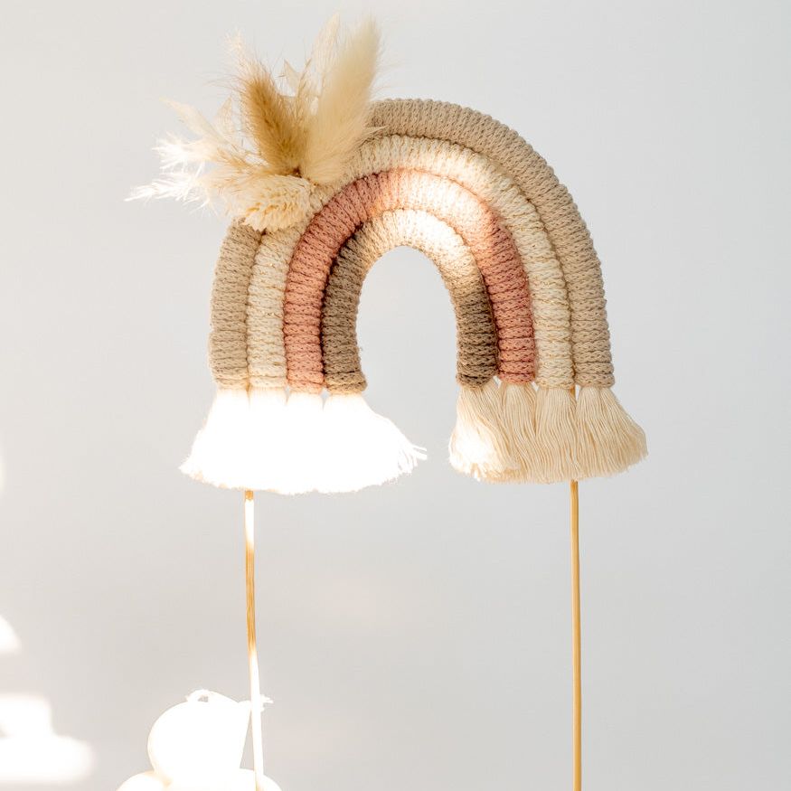 Handgemachter Makramee Cake Topper "Regenbogen" - Interior > Dekoration > Makramee von mahina